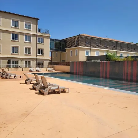T2 - Cosy, Piscine, Vue Sur Le Golf *